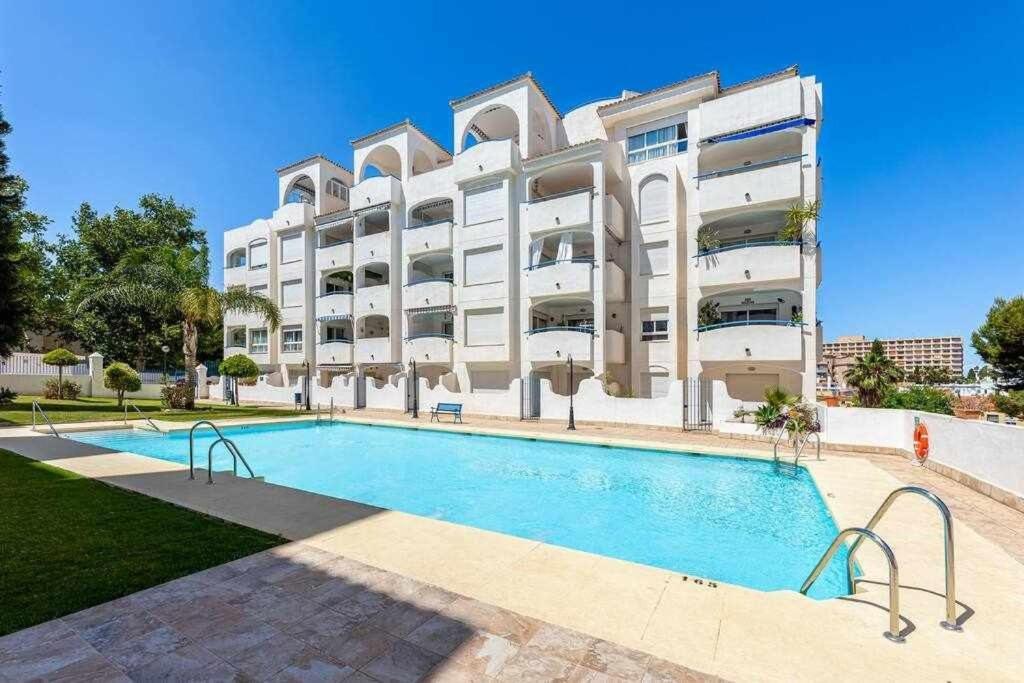 797 Holiday Rentals- Hermoso Apartamento Para 4 En 베날마데나코스타 외부 사진