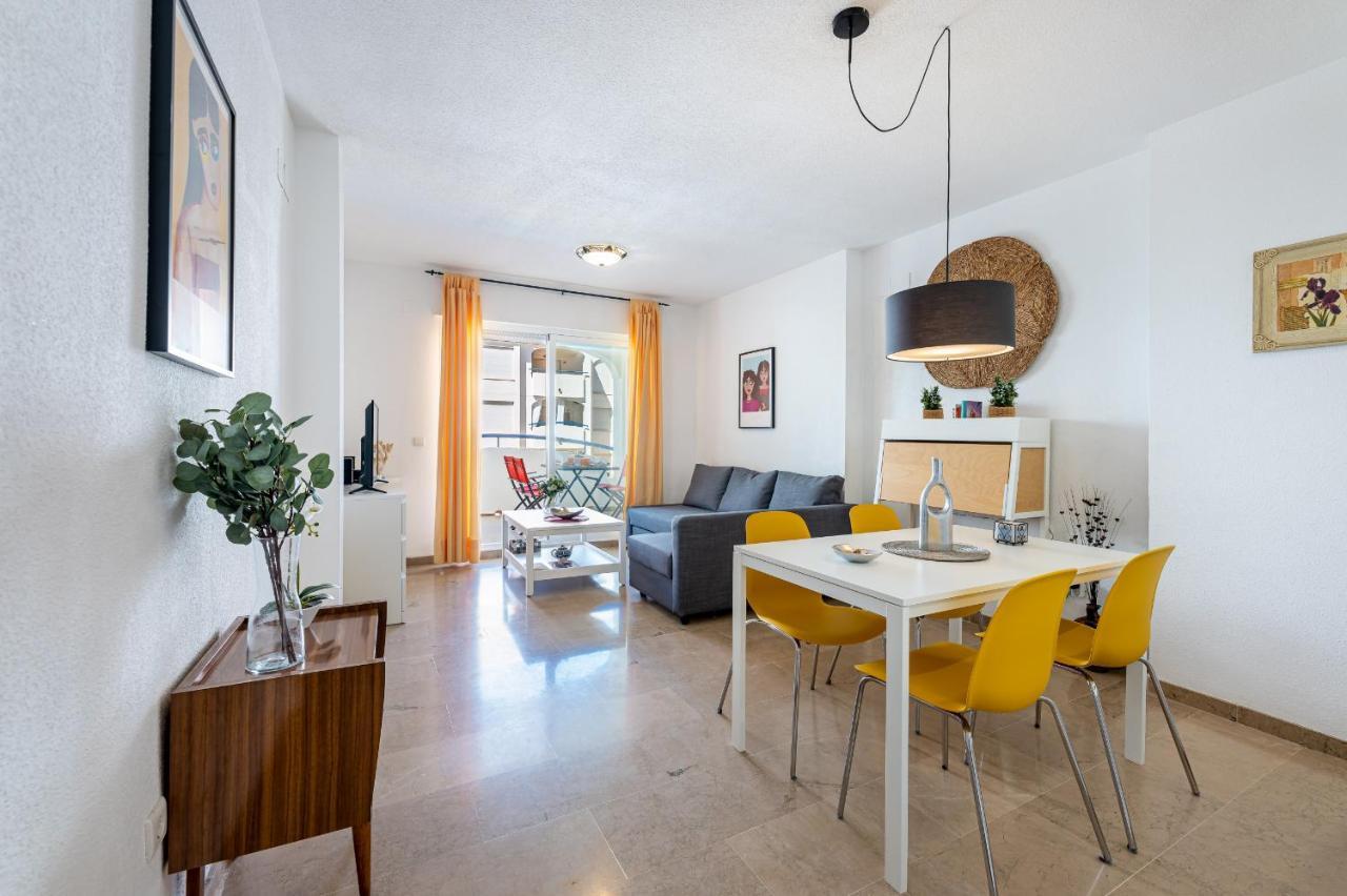 797 Holiday Rentals- Hermoso Apartamento Para 4 En 베날마데나코스타 외부 사진