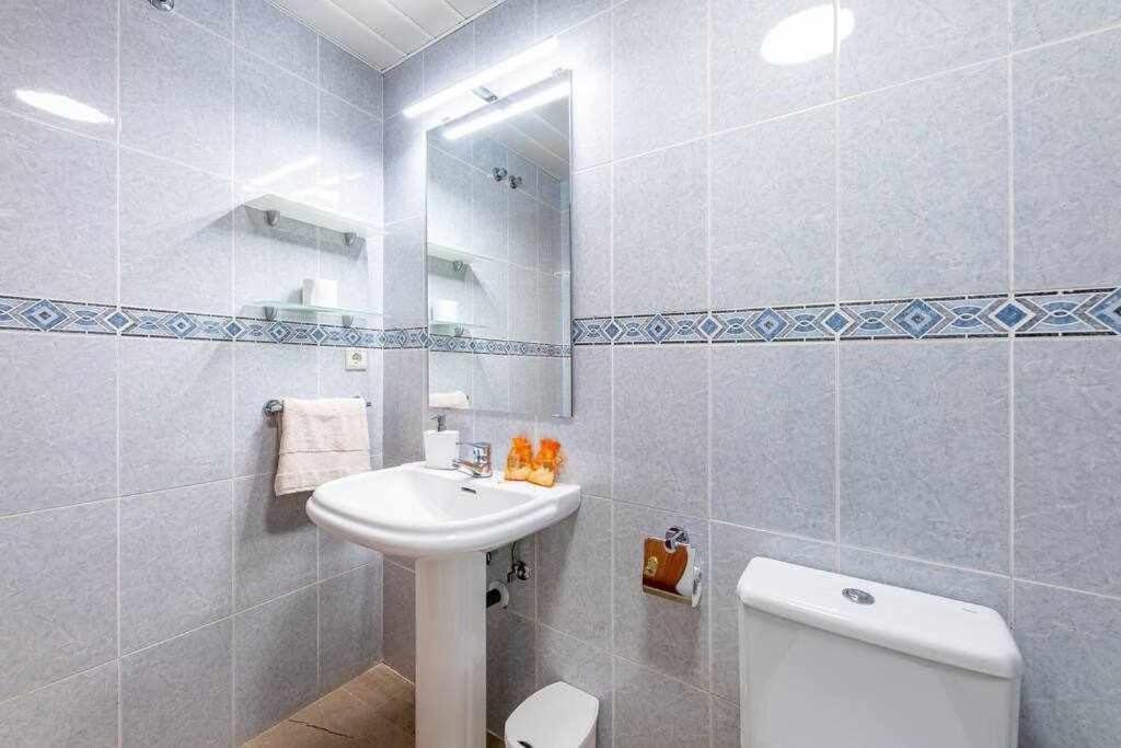 797 Holiday Rentals- Hermoso Apartamento Para 4 En 베날마데나코스타 외부 사진