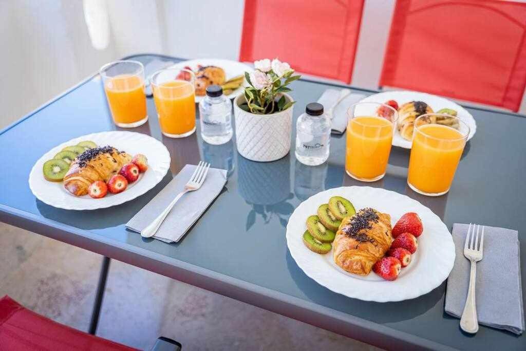 797 Holiday Rentals- Hermoso Apartamento Para 4 En 베날마데나코스타 외부 사진