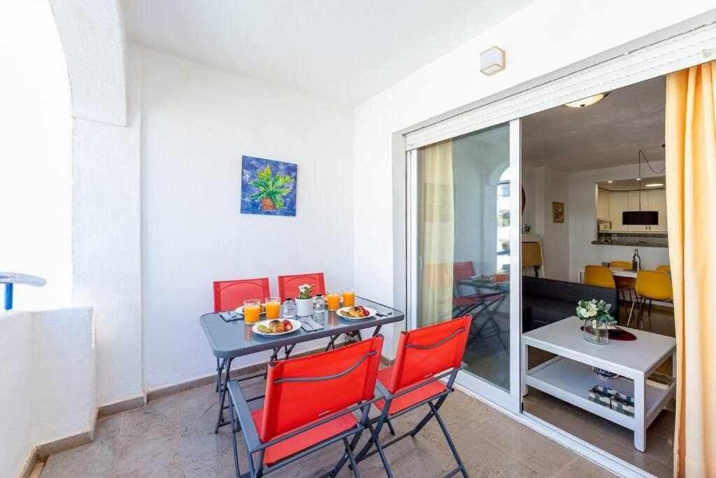 797 Holiday Rentals- Hermoso Apartamento Para 4 En 베날마데나코스타 외부 사진