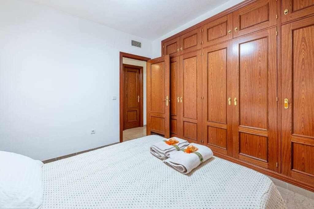 797 Holiday Rentals- Hermoso Apartamento Para 4 En 베날마데나코스타 외부 사진